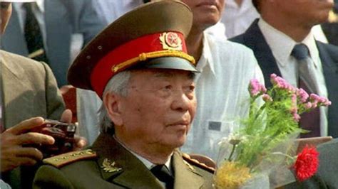 Vietnam's General Vo Nguyen Giap dies - BBC News