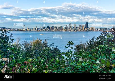 A view of the skyline in Seattle, Washingotn. Architecture shot Stock Photo - Alamy