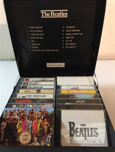 Lot 76 - THE BEATLES - COMPLETE COMPACT DISC