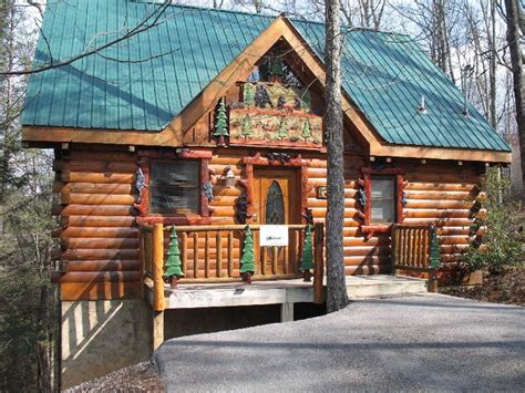 Bear Hugs - Smoky Mountains pet friendly cabin rental. | Pet friendly cabins, Smoky mountains ...