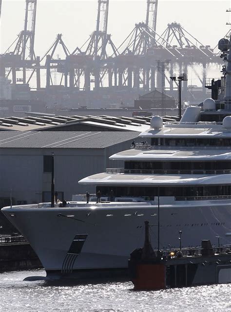 Roman Abramovich’s Mega Yacht – Eclipse | Boofos