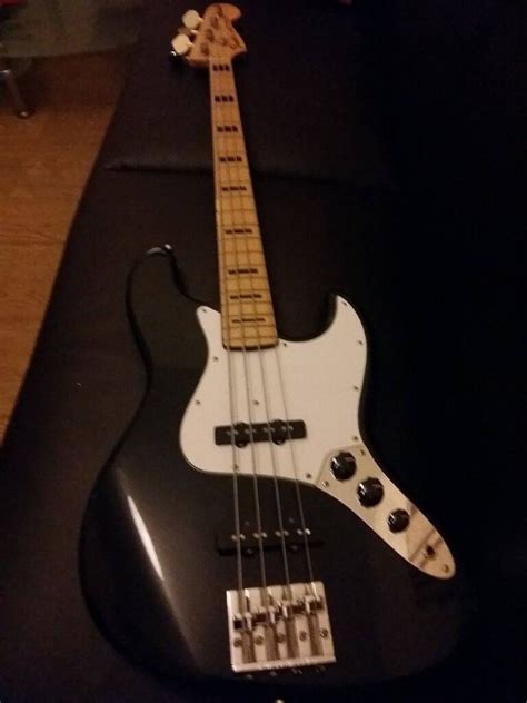 Fender Jazz bass MIJ - Geddy Lee signature model, discontinued. £500 ...