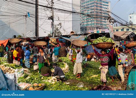 Food Market in the Busy Capital of Dhaka, Bangladesh Editorial Photography - Image of walking ...