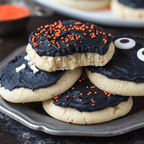 Frosted Halloween Sugar Cookies - lofthouse halloween cookies!