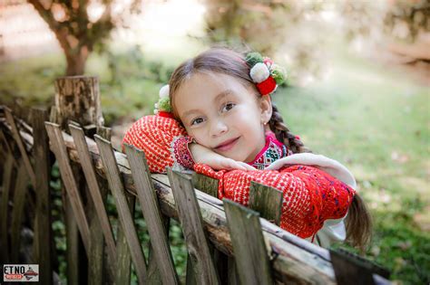 Kids Playing, Ukraine, Folk, Children, Flowers, Boys Playing, Boys, Popular