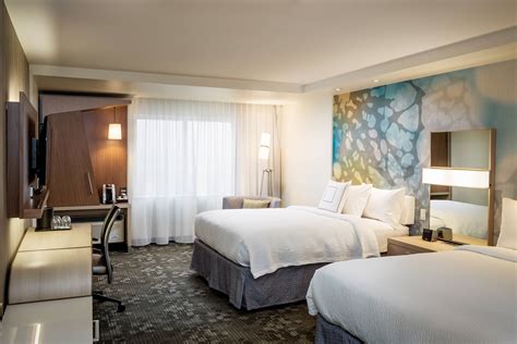 Walla Walla, Washington, Hotel With Luxury Bedding | Courtyard