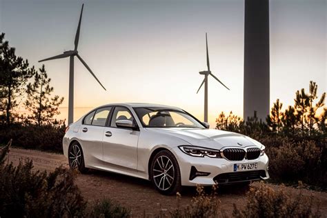 New BMW 330e plug-in hybrid offers longer EV range, lower CO2 - Motoring Research