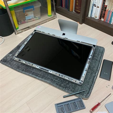 iMac 21.5-inch, Late 2009 HDD 교체 - 신현석(Hyeonseok Shin)
