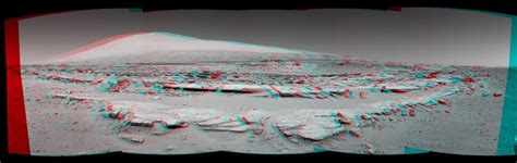 Curiosity Rover pauses mid-drive and captures Spectacular Martian ...