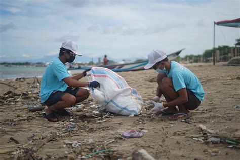 Sustainable Solutions to Water Pollution: The Role of Community Action - Sustainable Living