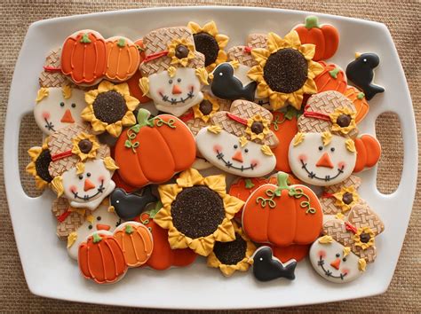 Autumn Cookie Platter | Fall cookies, Thanksgiving cookies, Fall decorated cookies
