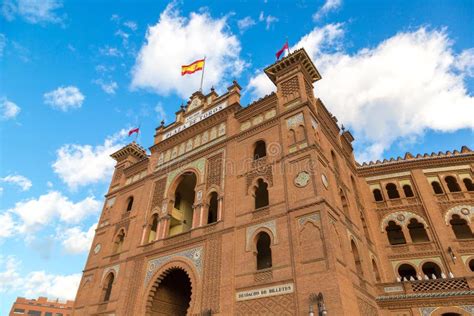 Famous Bullfighting Arena in Madrid Editorial Photography - Image of ...