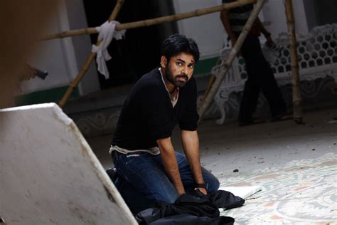 LATEST MOVIE MASALA: PAWAN KALYAN SARAH JANE DIAS FIRST LOKK STILLS ...