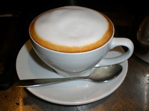 File:Classic Cappuccino.jpg - Wikimedia Commons