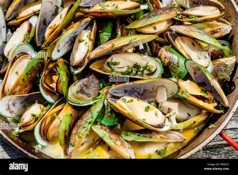 Green Mussels New Zealand Stock Photos & Green Mussels New Zealand ...