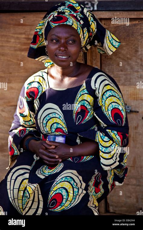 young woman in traditional clothing, Rwanda, Nyamirambo, Kigali Stock ...