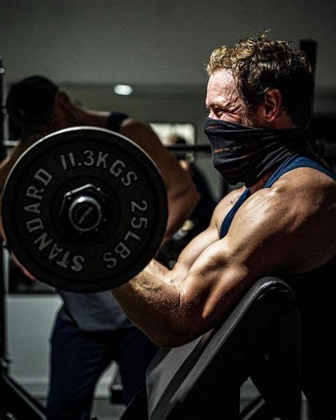 Outlander's Sam Heughan shares jaw-dropping new workout snap - but fans ...