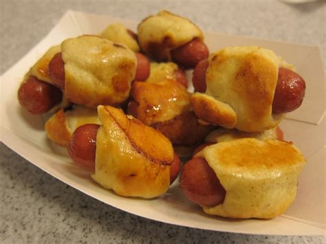 Review: Auntie Anne's - Mini Pretzel Dogs