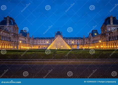 Louvre Museum at Night, Paris, France Editorial Stock Photo - Image of ...