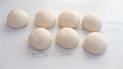 Easy Scottish Morning Rolls Recipe | MerryBoosters