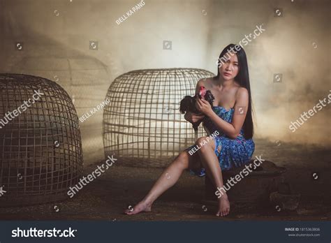 3,348 Women Wearing Sarongs Images, Stock Photos & Vectors | Shutterstock