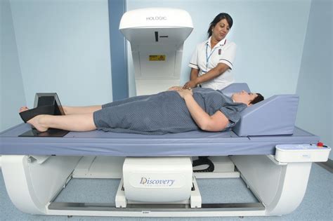 Bone density scan (DEXA scan) - How it is performed - NHS