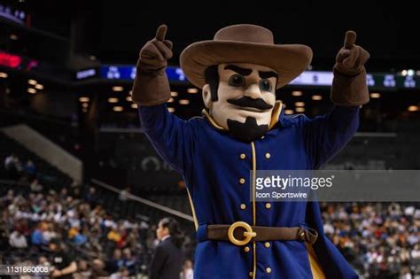 La Salle Explorers Mascot Photos and Premium High Res Pictures - Getty Images