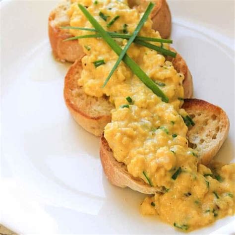 Creamy French Scrambled Egg Recipe