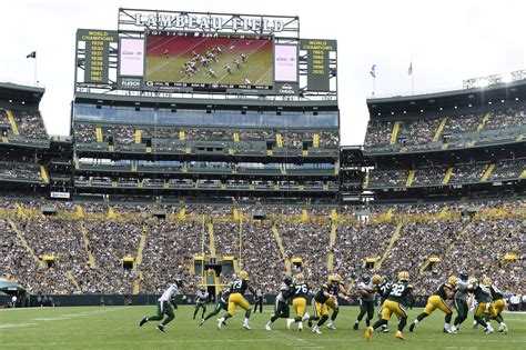 Lambeau Field covered in snow for Packers-Seahawks is picture perfect