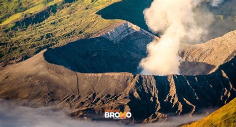 Kawah Gunung Bromo, Bagian dari Kaldera Terbesar Tengger - Explore Jeep ...