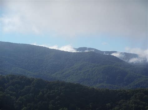 Cherohala Skyway Fall colors : r/Tennessee