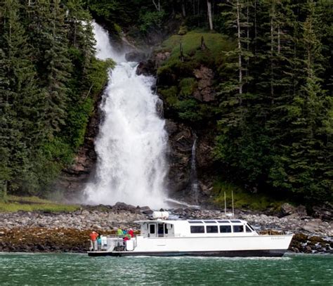 Waterfalls of Lynn Canal - Fjord Express to Juneau - 1-800-320-0146