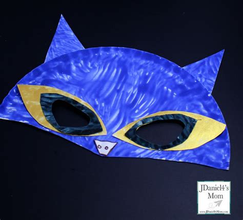 Pete the Cat Paper Plate Mask For Kids | Pete the cat, Paper plate ...