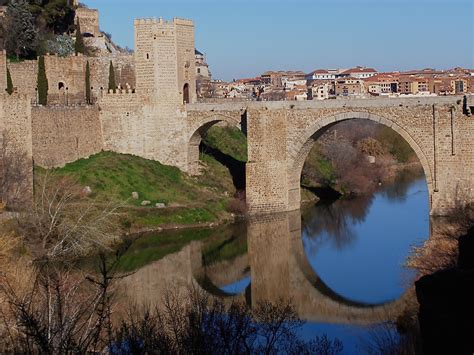 alcantara bridge - Google Search | Beautiful buildings, Scenic, Old bridge