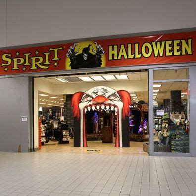 Spirit Halloween Stores Are Officially Open So It's Time to Put Up ...