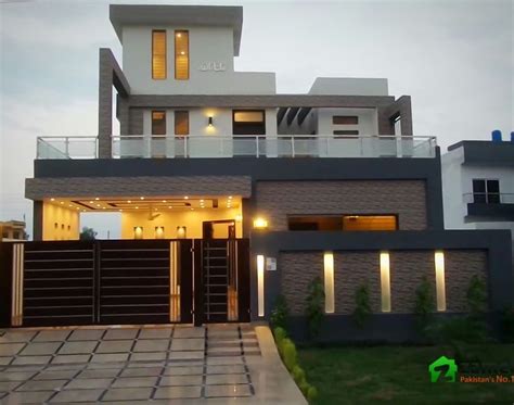 Modern House with Stunning Lighting