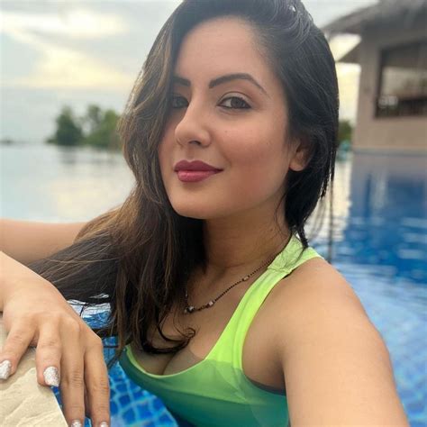 Pooja Banerjee chilling in the pool, shared photos, fans said - you are ...