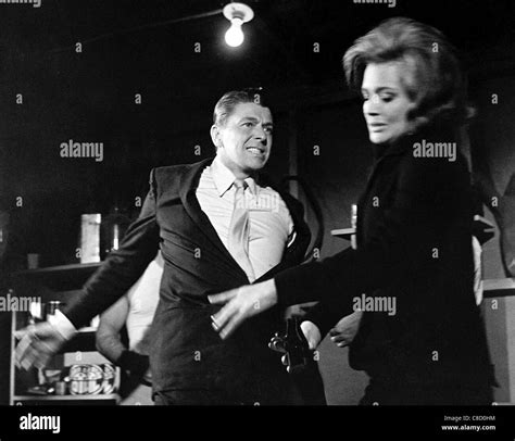 RONALD REAGAN & ANGIE DICKINSON THE KILLERS (1964 Stock Photo: 39623856 - Alamy