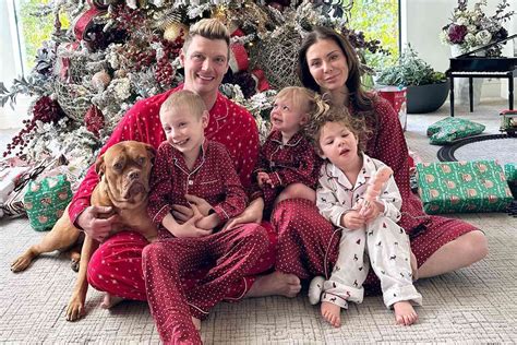 Nick Carter Shares Family Photo Celebrating Christmas with Wife and Kids