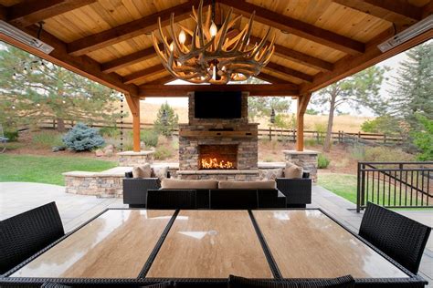 4 Patio Roof Decorations To Transform Your Outdoor Space