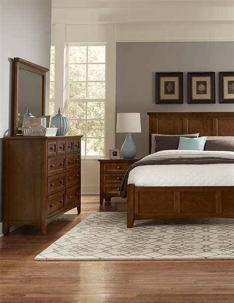 Vaughan Bassett Bonanza King Bedroom Group | Belfort Furniture | Bedroom Groups