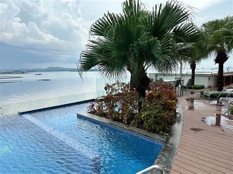 Batam Marriott Hotel Harbour Bay Pool: Pictures & Reviews - Tripadvisor