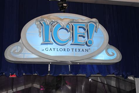 Bundle Up for Ice at Gaylord Texan