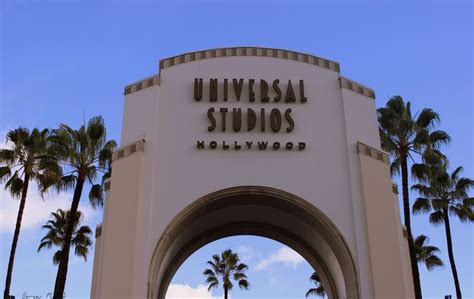 Universal Studios Hollywood entrance | Universal studios hollywood ...