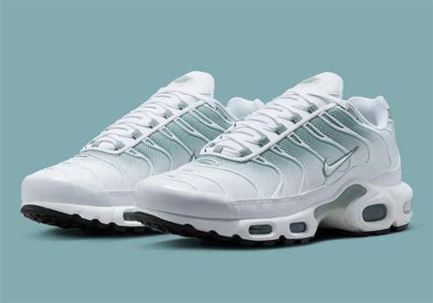 Nike TN Air Max Plus New Soft Green Gradients 2023 | Sitboy Sneaker ...