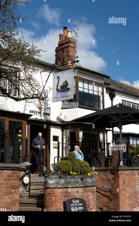 Dirty duck pub stratford upon avon hi-res stock photography and images - Alamy