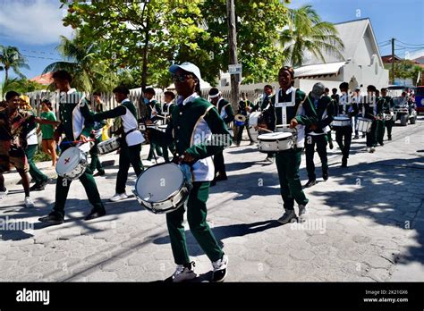 The marching band of the San Pedro High School parading in the San ...