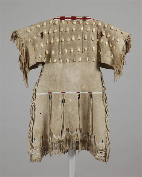 R4-2 Clothing & Regalia — Native American Art Teacher Resources