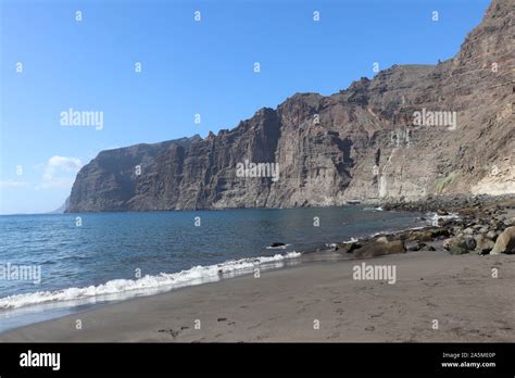 Los Gigantes Beach Stock Photo - Alamy