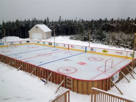 20 Amazing Backyard Hockey Rinks